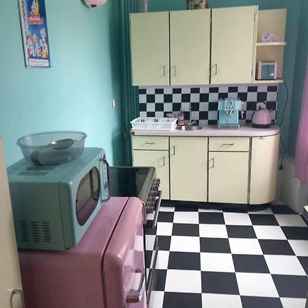 Vintage ,La Capsule Temporelle Wifi Draps Parking Publique Gratuit Διαμέρισμα Thiers Εξωτερικό φωτογραφία